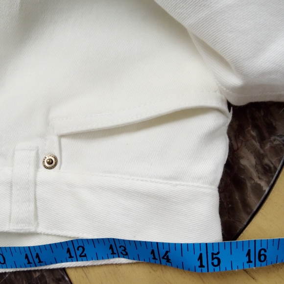 New🆕Ralph Lauren 💚 white Jeans Capris🦋 size 4💄 - Picture 2 of 9